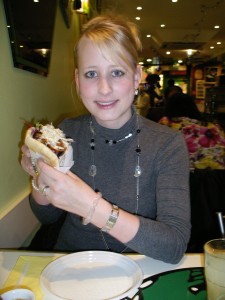 Melanie mit Fallafel